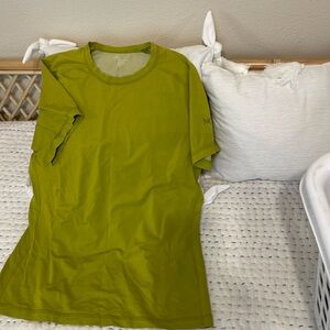 Arcteryx Men’s Medium shirt. EUC